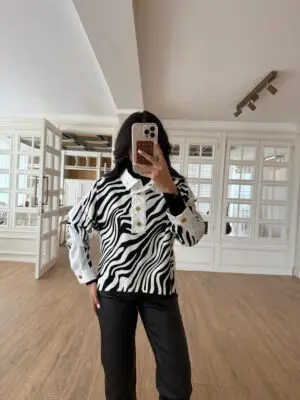 Sweyso Zebra Desen Bel Büzgü Detaylı Gold Düğmeli Sweat