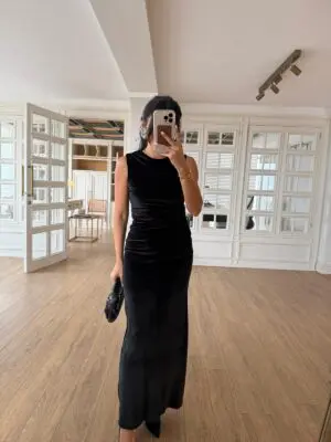 Always Siyah Yan Drape Detaylı Yırtmaçlı Sıfır Kol Kadife Elbise