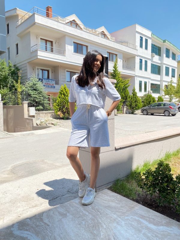 Gri Şortlu Takım