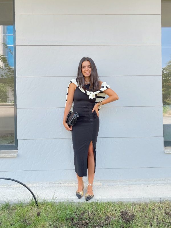 Siyah Drape Detaylı Yırtmaçlı Etek