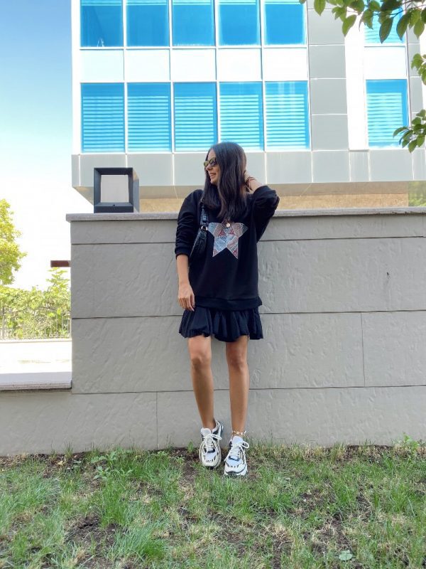 Siyah Yıldızlı Sweatshirt