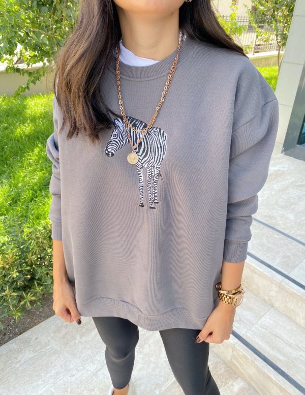 Gri Zebra İşlemeli Sweat