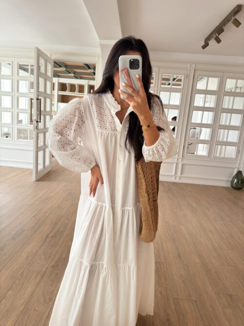 Beyaz Ravy Yaka Güpür Detaylı Elbise